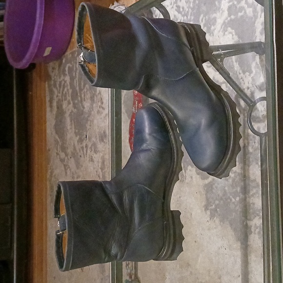 John Fluevog boot - Picture 2 of 7